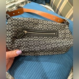 Excellent vintage coach Shoulder purse. Black & Grey canvas w/metal hardware